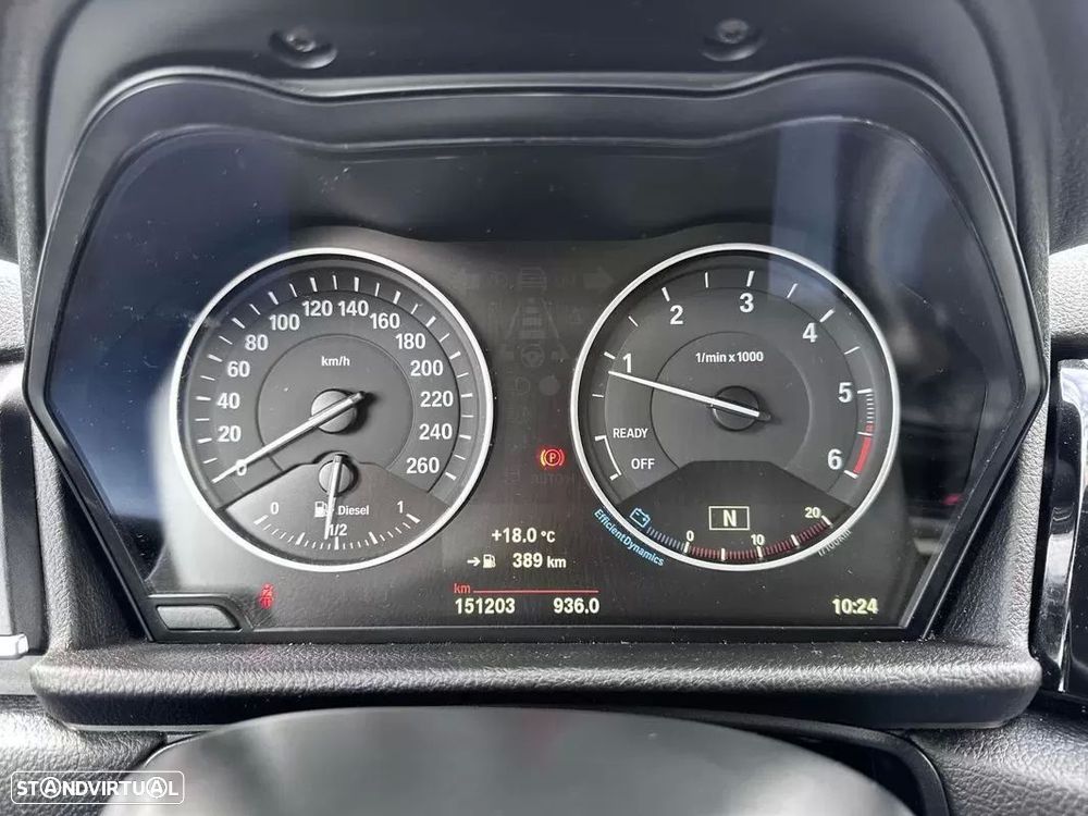 BMW 218 Active Tourer d Line Sport - 37