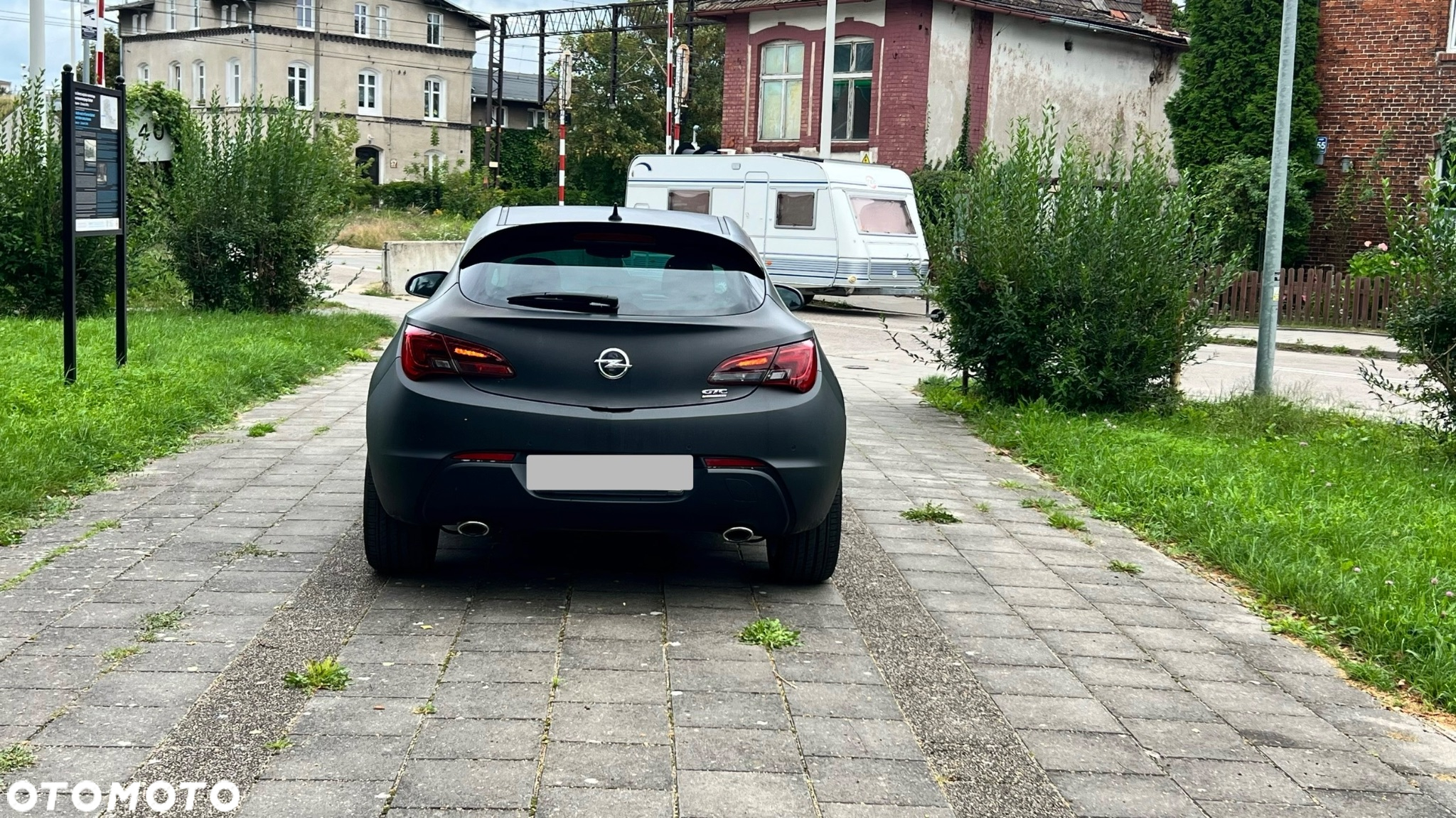 Opel Astra IV GTC 2.0 CDTI Bi-Turbo S&S - 13