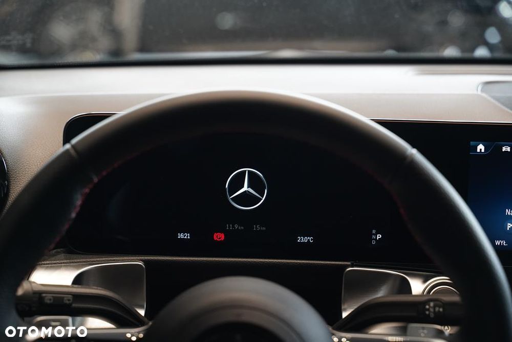 Mercedes-Benz GLB 200 mHEV AMG Line 7G-DCT - 12