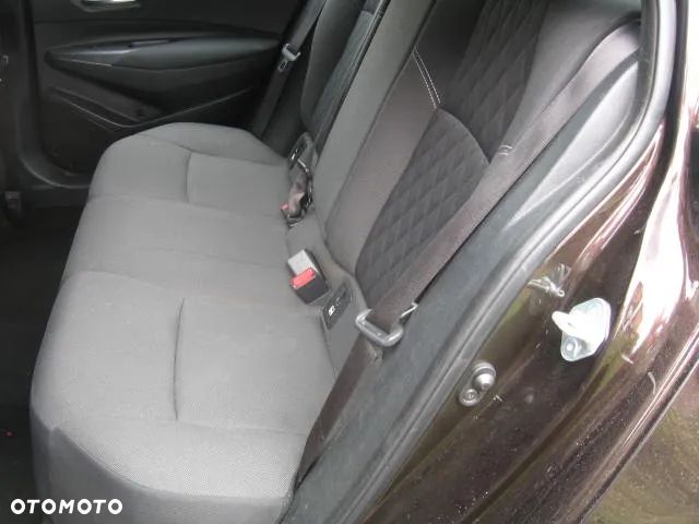 Toyota Corolla 1.6 Executive - 23