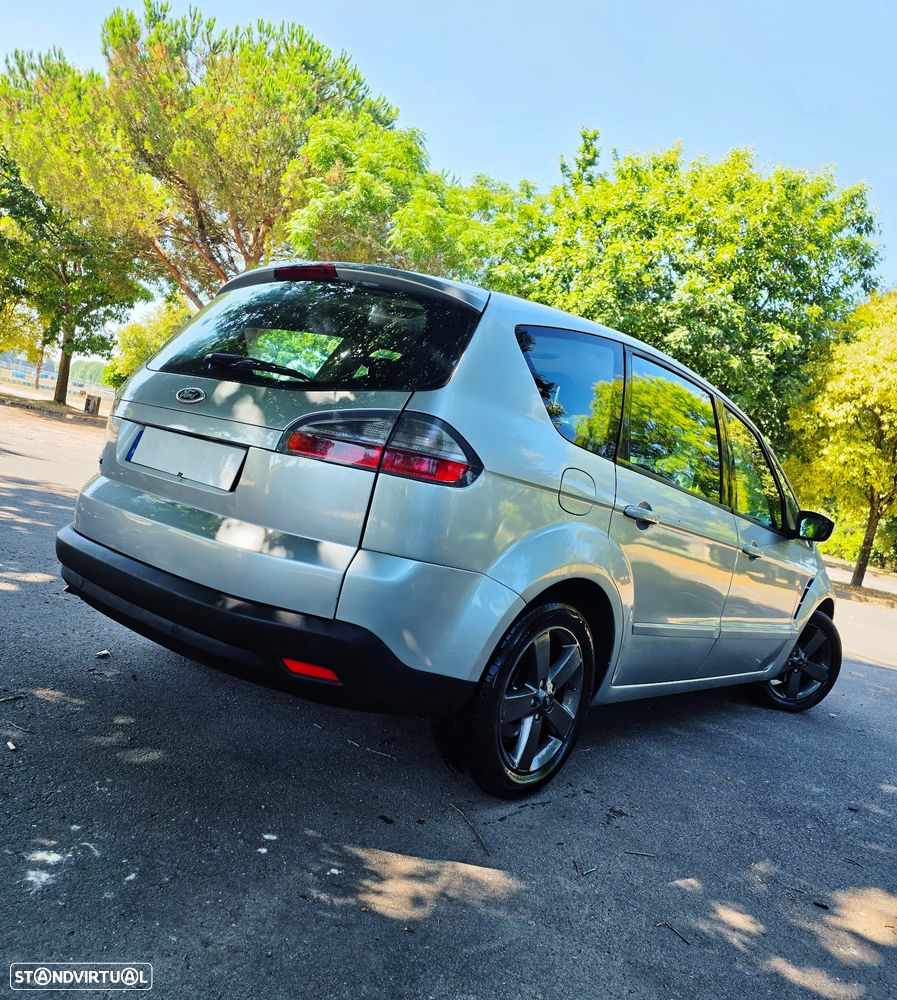 Ford S-Max 2.0 TDCi Titanium 7L - 28