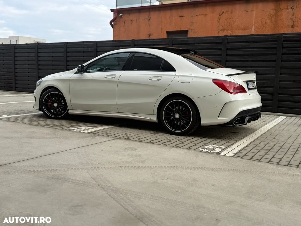 Mercedes-Benz CLA 180 AMG Line - 2