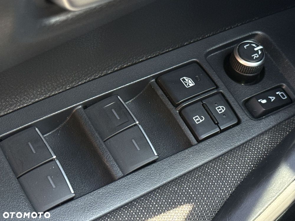 Toyota Corolla 1.8 Hybrid Style - 18
