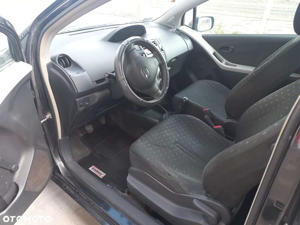 Toyota Yaris 1.0 Luna A/C - 23