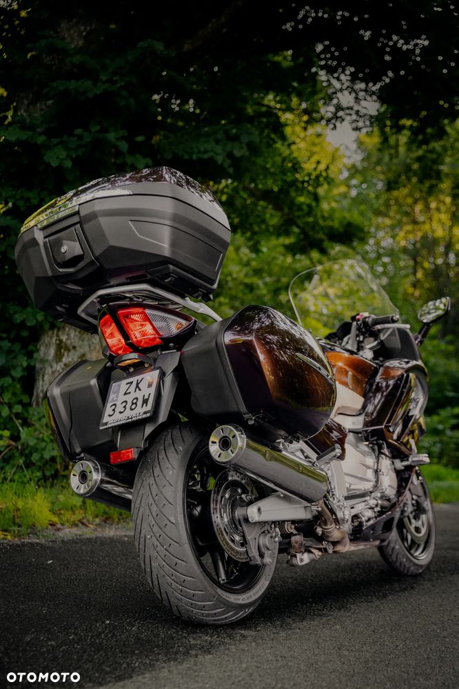 Yamaha FJR - 2