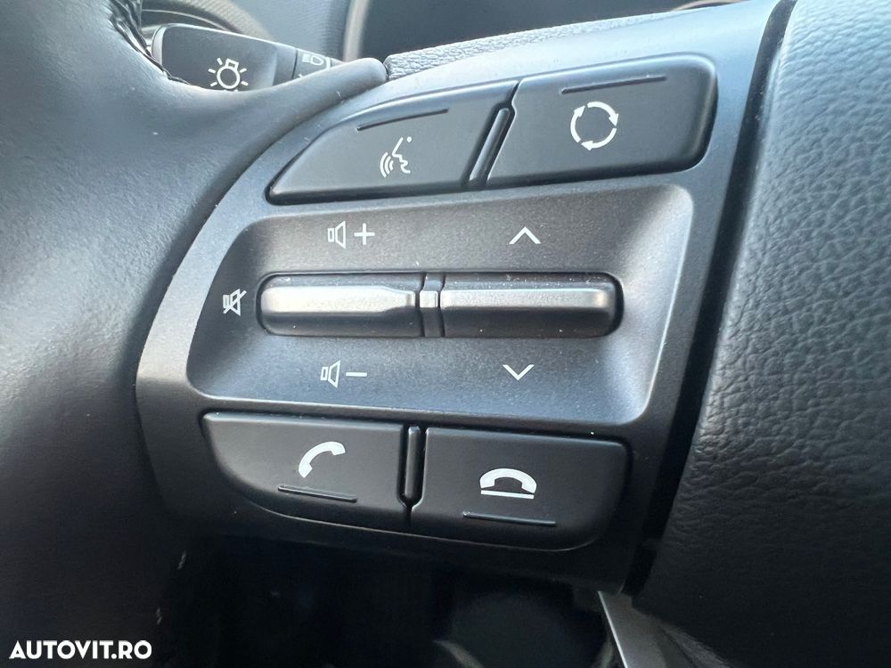 Hyundai KONA Select - 14