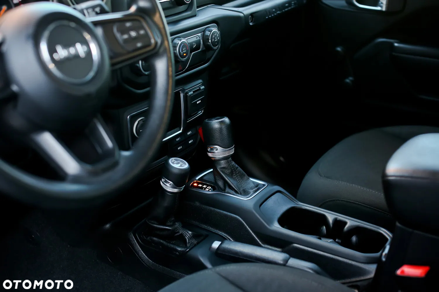 Jeep Wrangler - 34