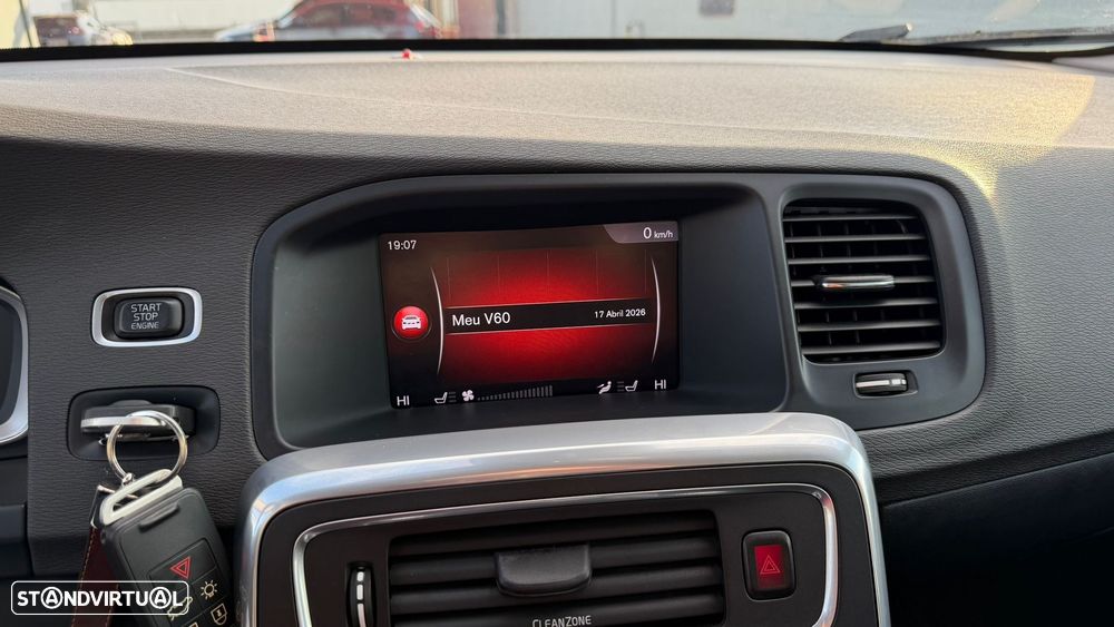 Volvo V60 2.4 D6 Momentum AWD Phev - 35