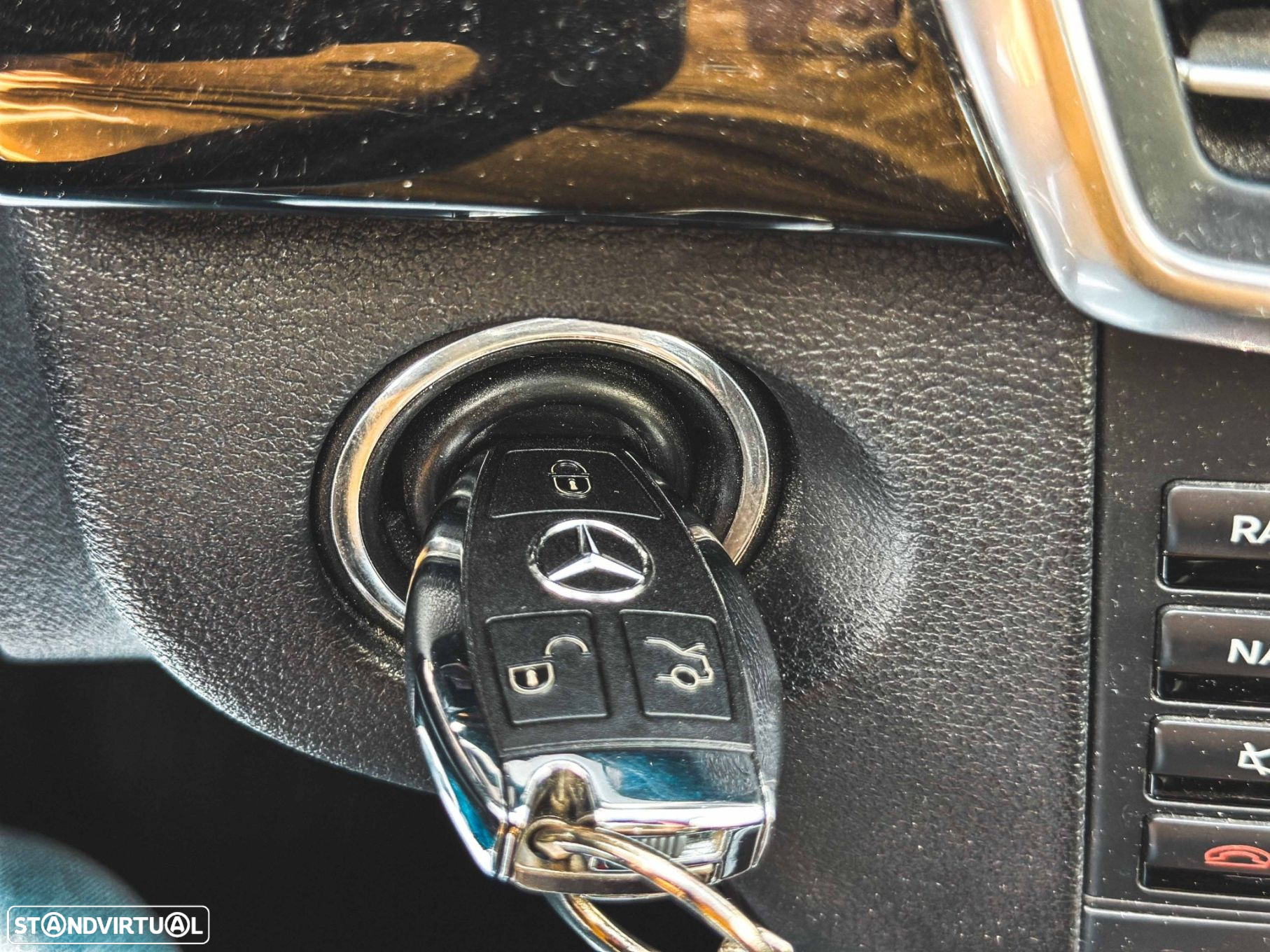 Mercedes-Benz E 220 CDi Avantgarde BlueEfficiency Auto - 31