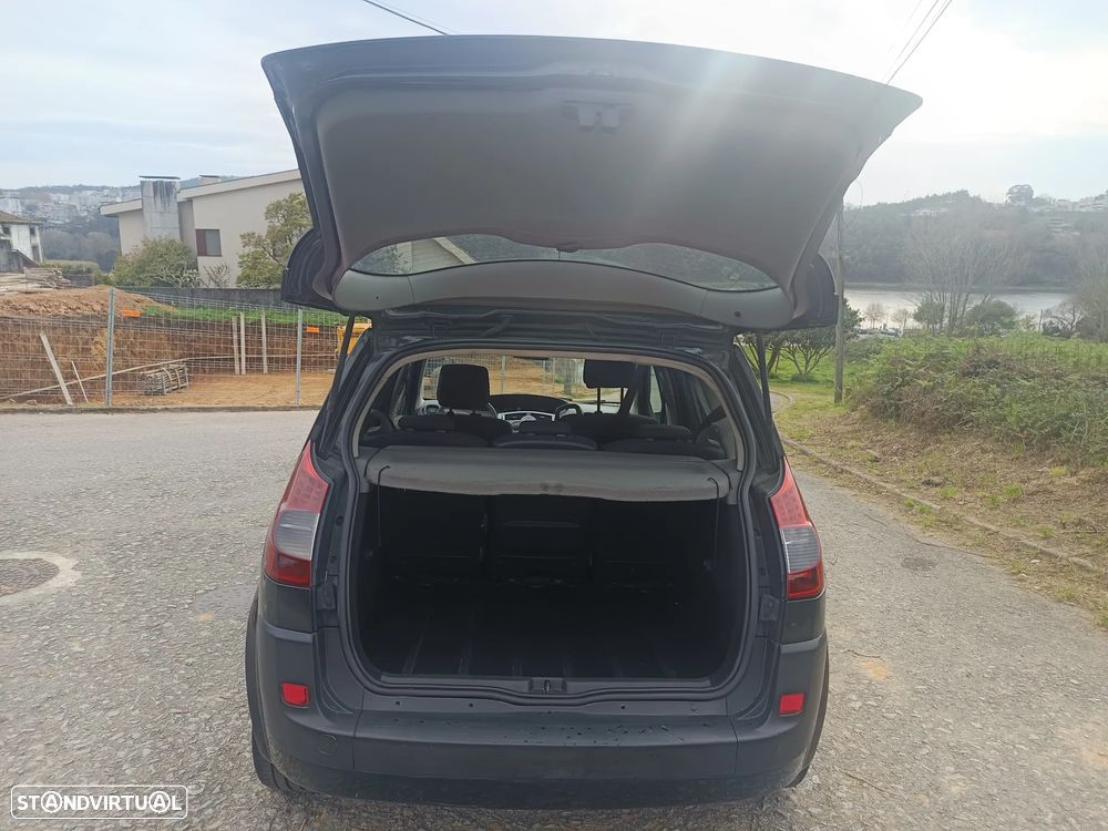 Renault Scénic 1.5 dCi Dynamique S - 11