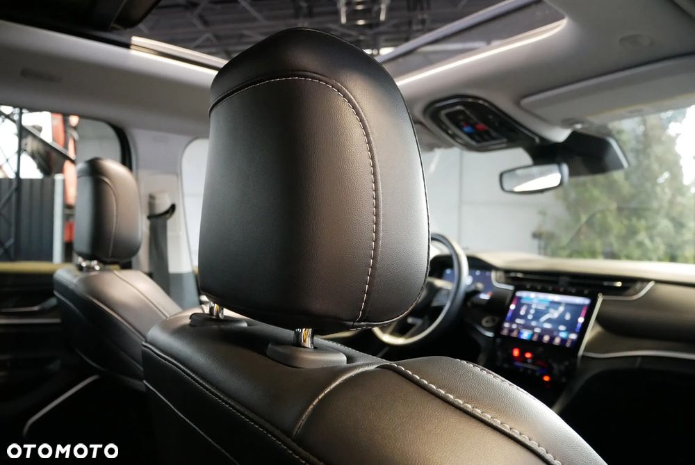 Jeep Grand Cherokee - 29