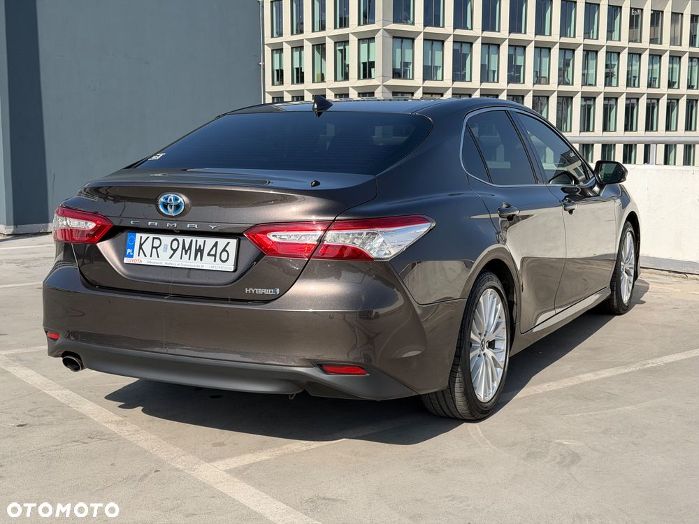 Toyota Camry 2.5 Hybrid Executive CVT - 11