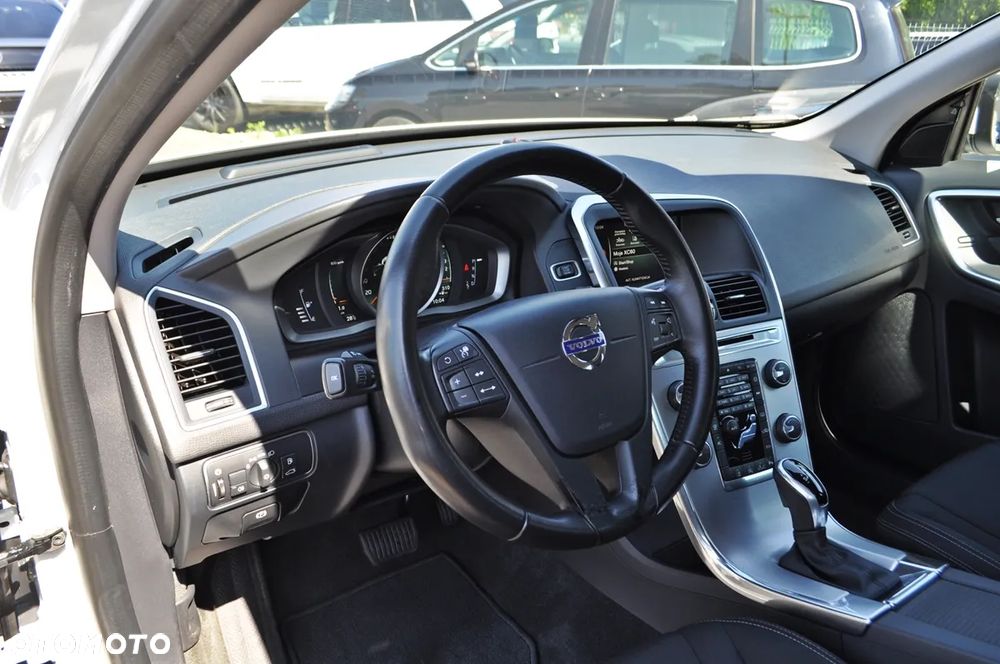 Volvo XC 60 D3 Drive-E Momentum - 12