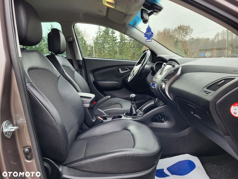 Hyundai ix35 blue 1.6 2WD Finale Gold - 17