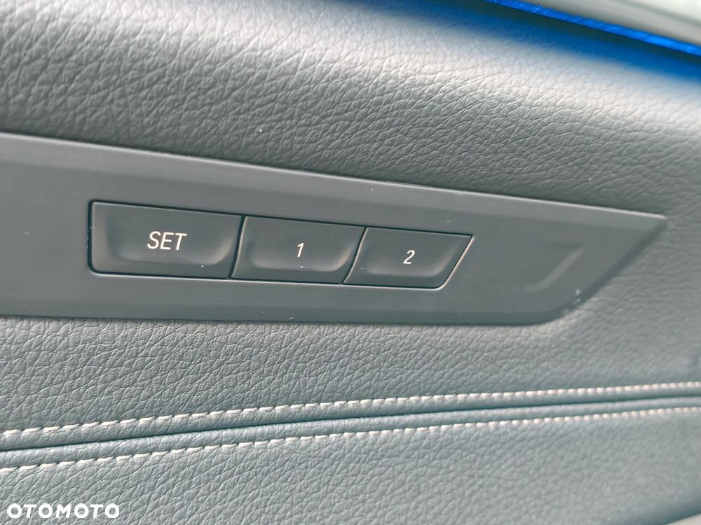 BMW Seria 5 520d xDrive Luxury Line sport - 4