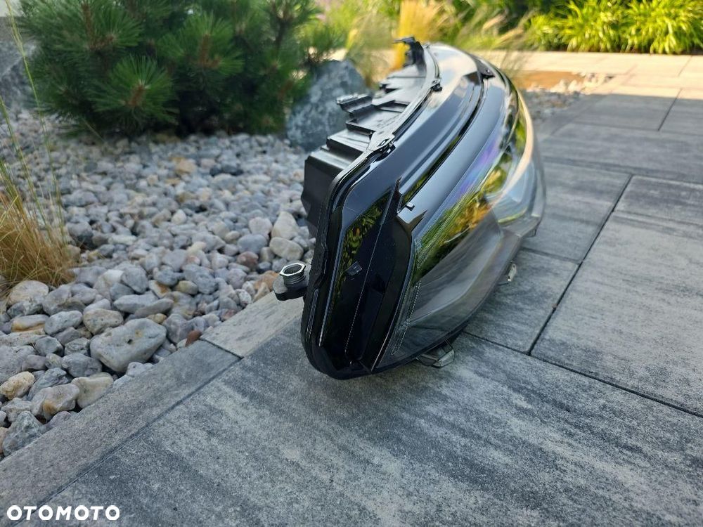VW GOLF 8 VIII 5H1 R Lampa lewa przód Full Led Matrix IQ 5H1941059C Czarna - 5