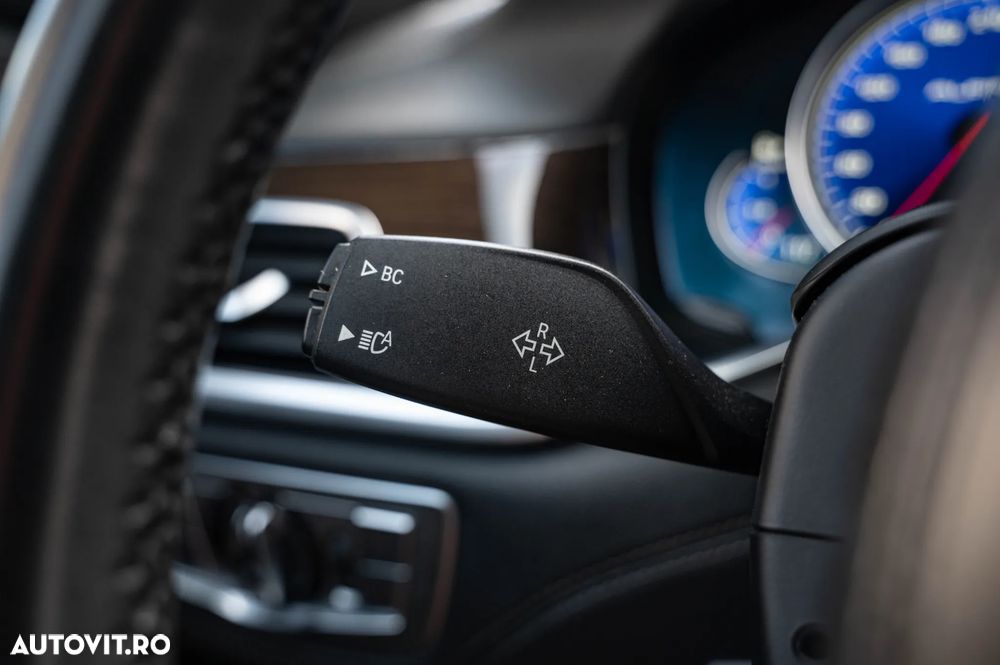 BMW Seria 7 740d xDrive - 31