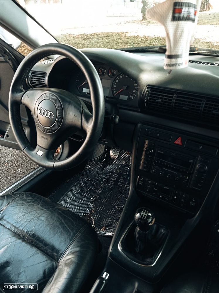 Audi A4 1.9 TDI Attraction - 13