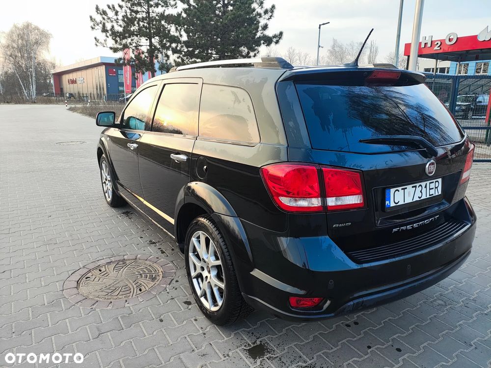 Fiat Freemont 2.0 Multijet 16V DPF Automatik Allrad Lounge - 2