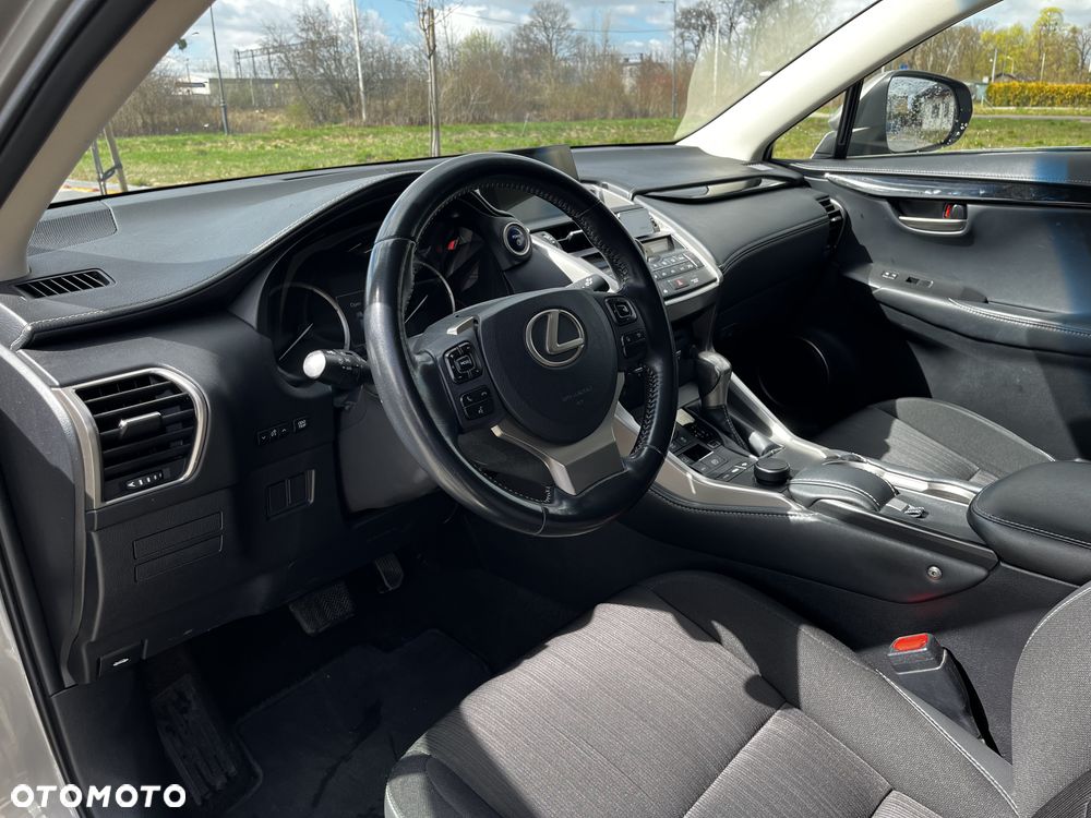 Lexus NX 300h Comfort AWD - 7