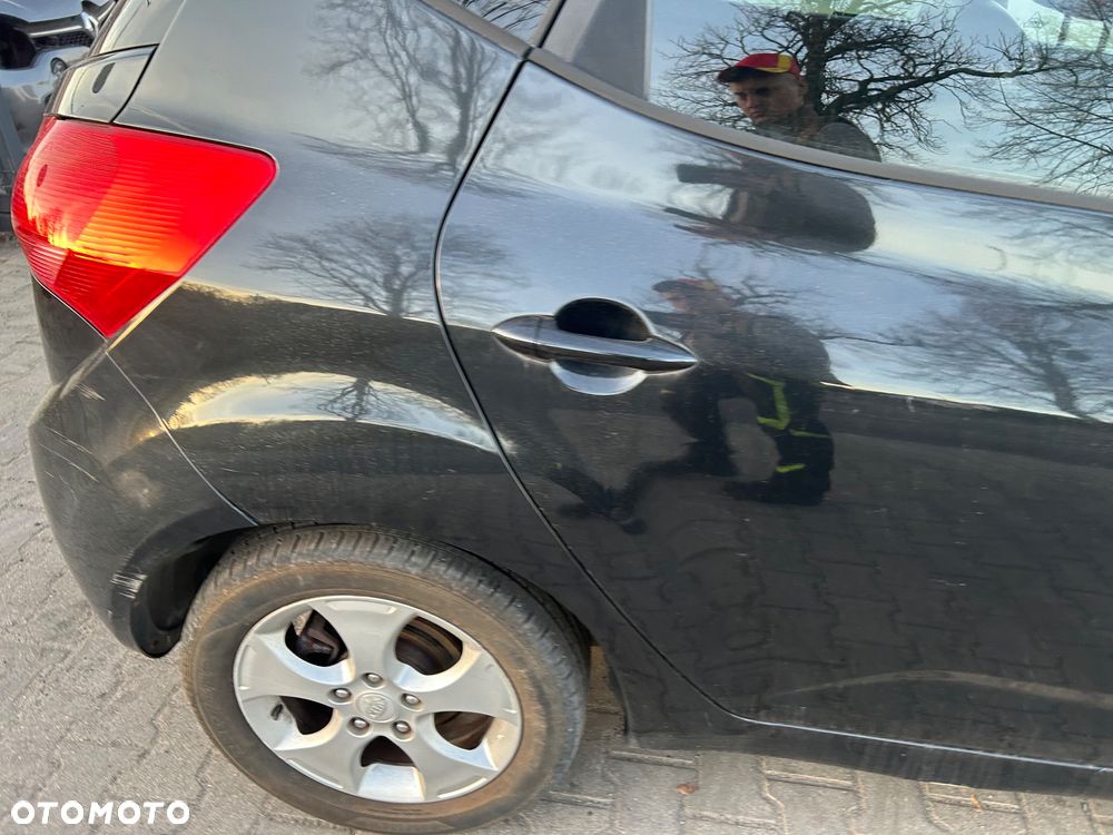 Kia Venga - 35