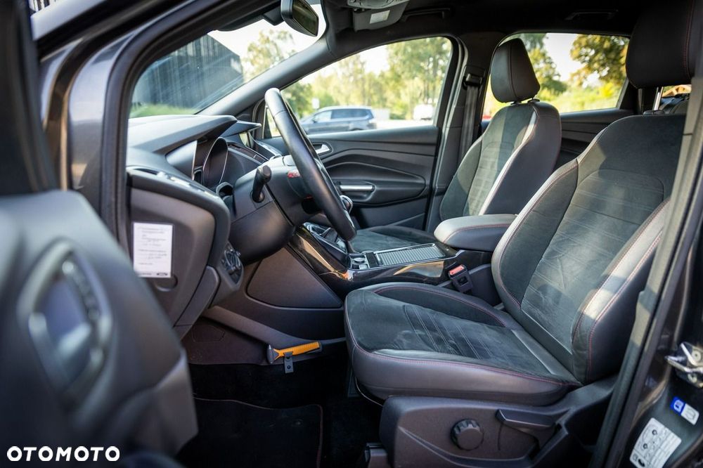 Ford Kuga 1.5 EcoBoost 2x4 Titanium - 9