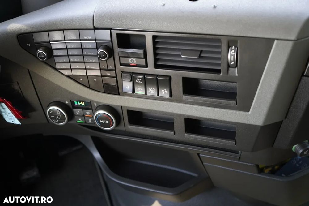 Volvo FH 16 / 660 / 6x4 / GVM: 180.000 KG!! / RETARDER / EURO 6 / I-PARK COOL - 32