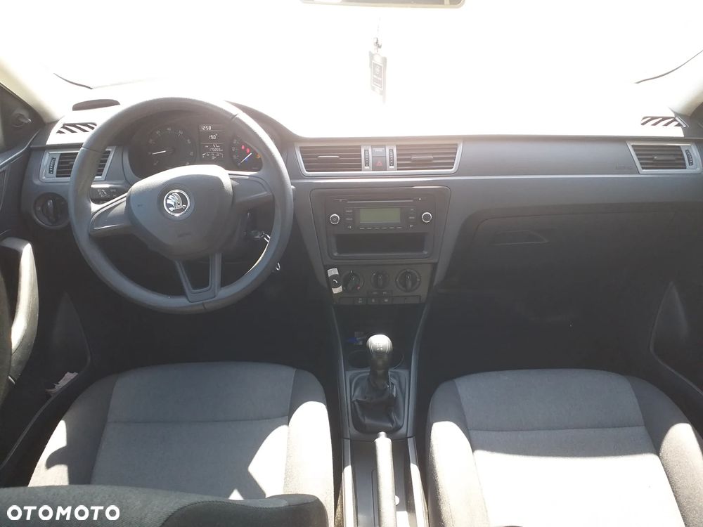 Skoda RAPID 1.2 Ambition Max - 9