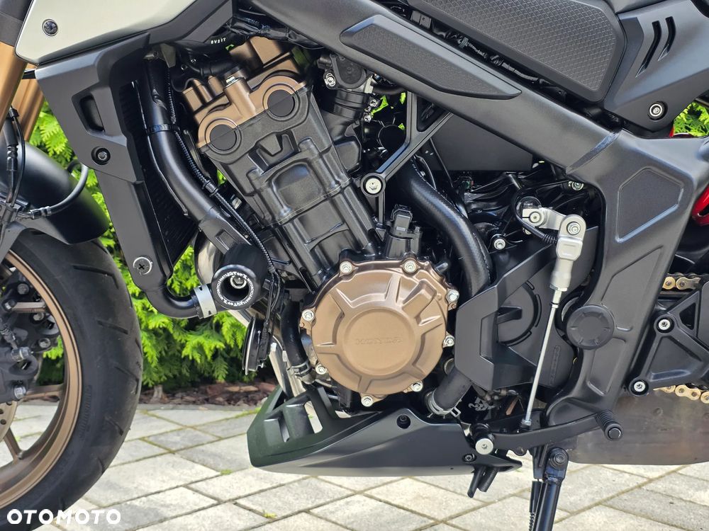 Honda CB - 22