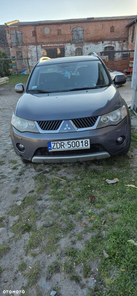 Mitsubishi Outlander 2.0 DID Instyle - 3