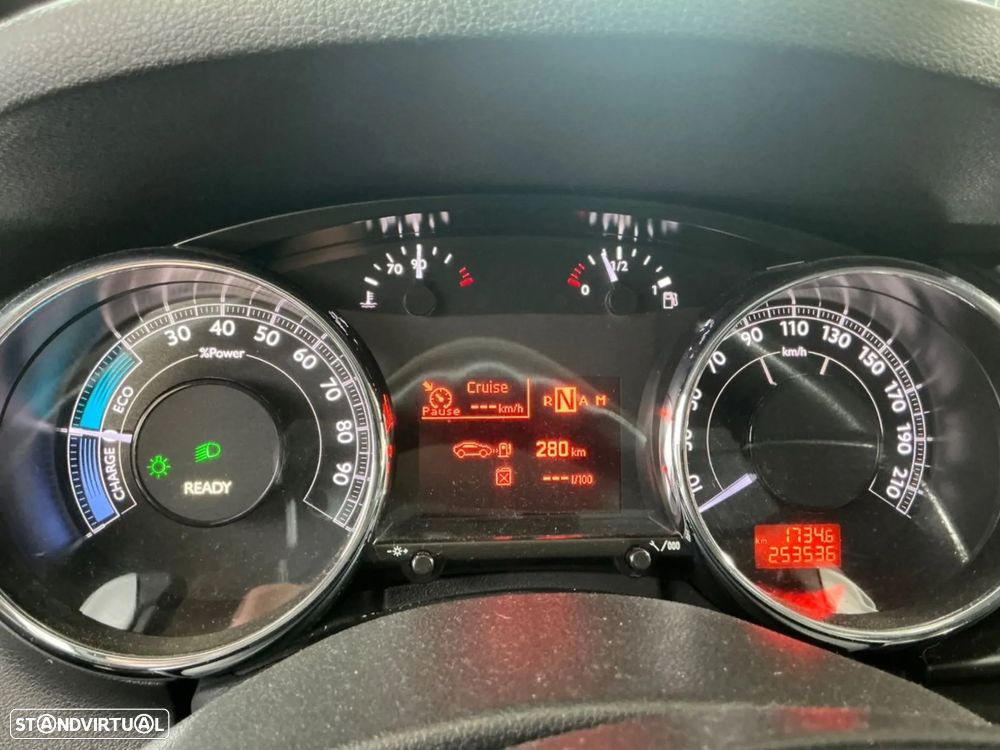Peugeot 3008 2.0 HDi Hybrid4 - 5