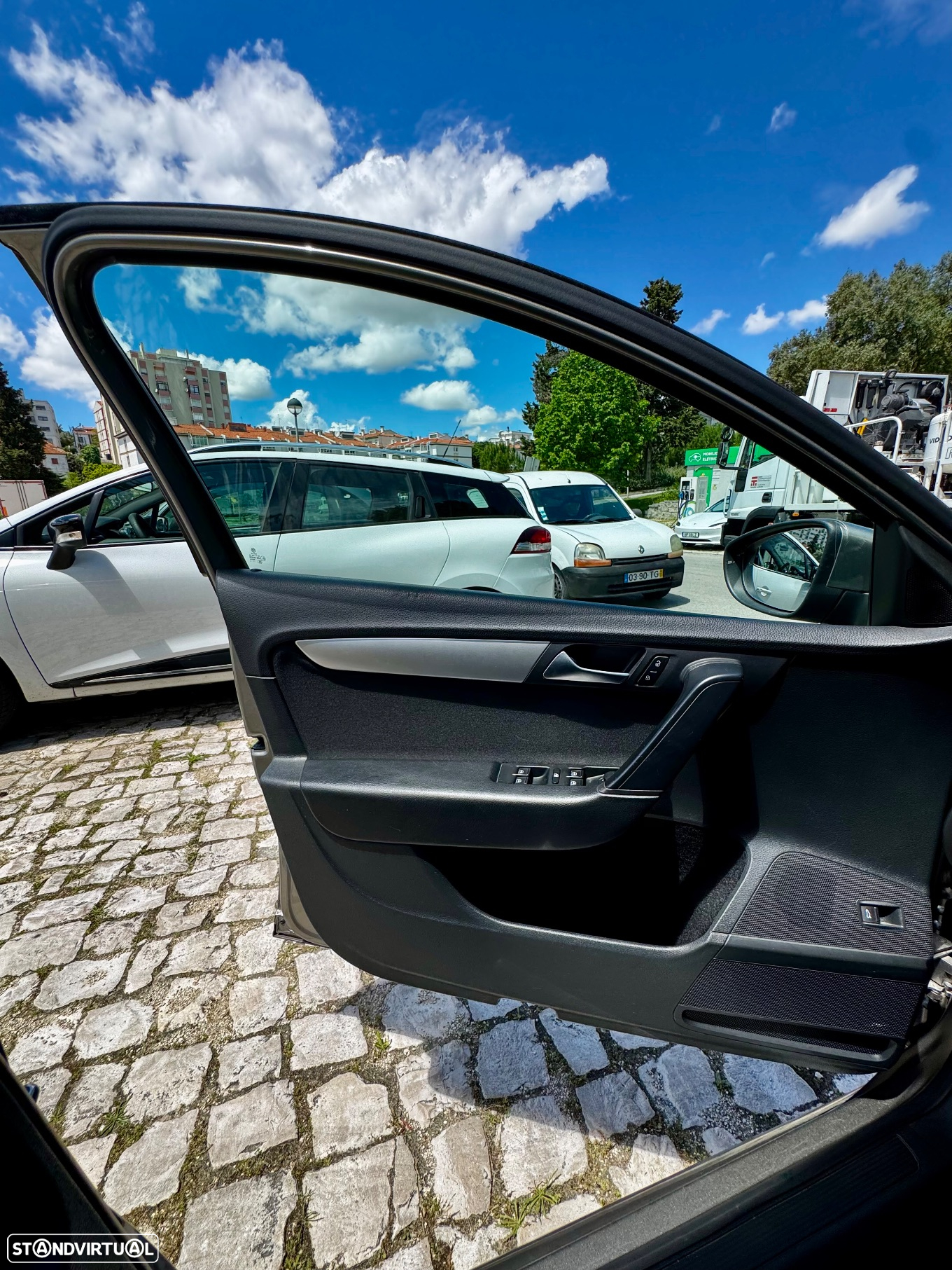 VW Passat Variant 1.6 TDI BlueMotion - 23