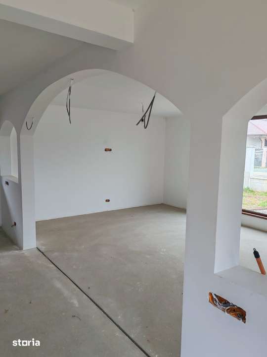 Casa noua 2025, semifinisata in zona linistita - Tautii-Magheraus - Imagine principală: 3/9