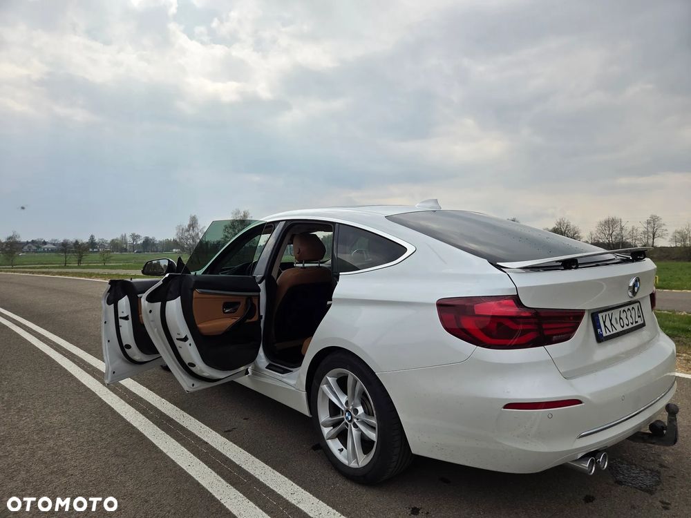 BMW Seria 3 320d xDrive Luxury Line - 7