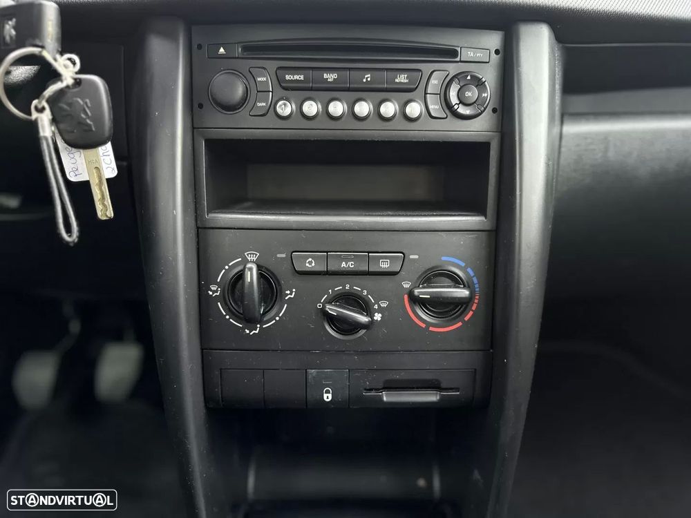 Peugeot 207 1.4 HDi Trendy - 22