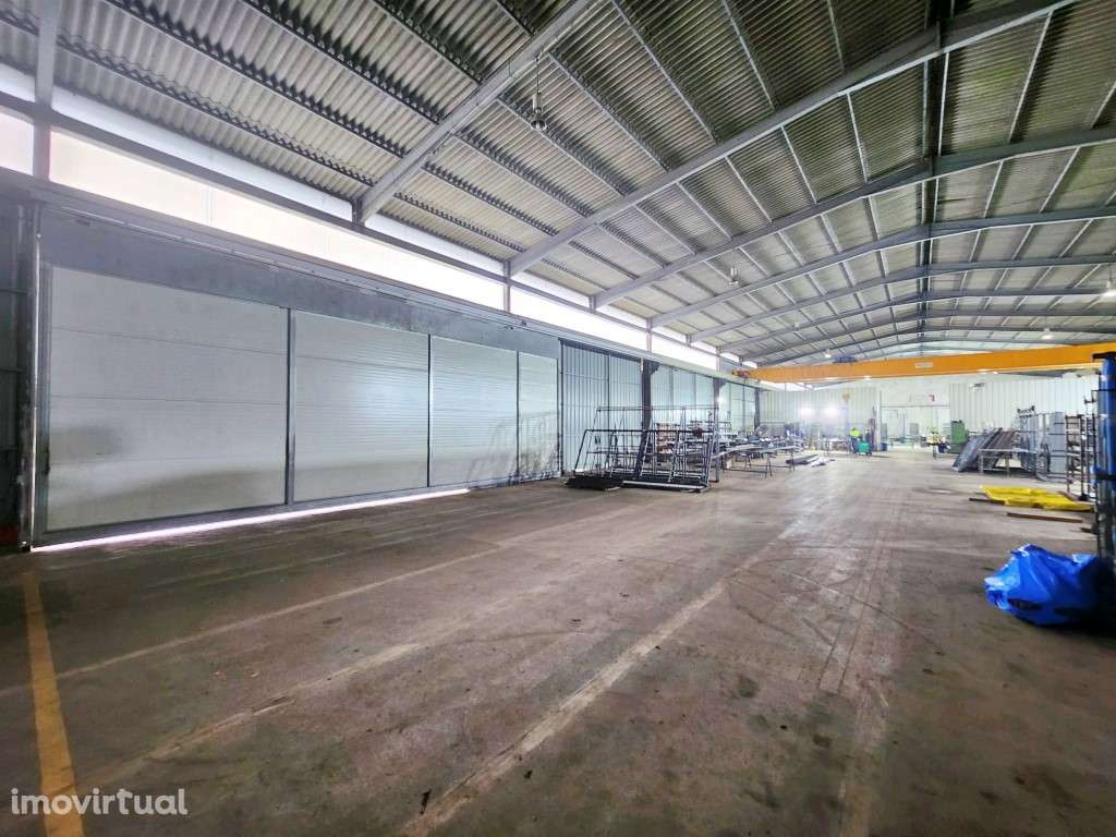 Armazém industrial em Guilhabreu - Grande imagem: 3/8