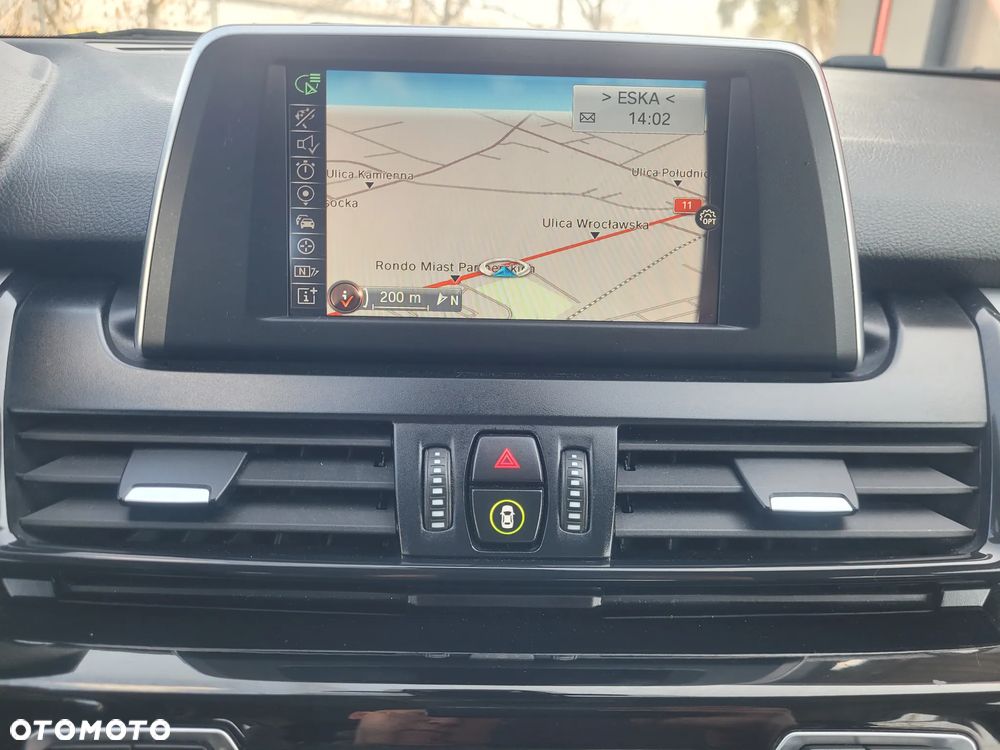 BMW Seria 2 218d - 11