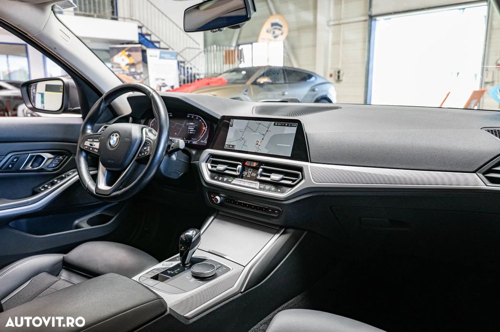 BMW Seria 3 318d Aut. Luxury Line - 29