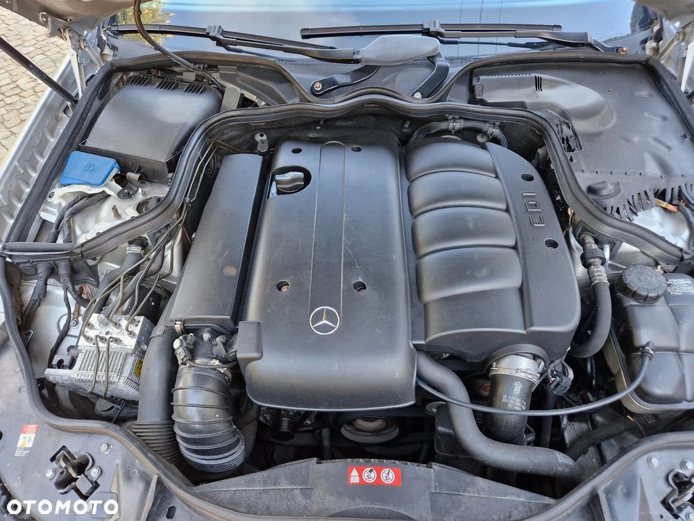 Mercedes-Benz Klasa E 220 CDI Automatik Avantgarde - 23