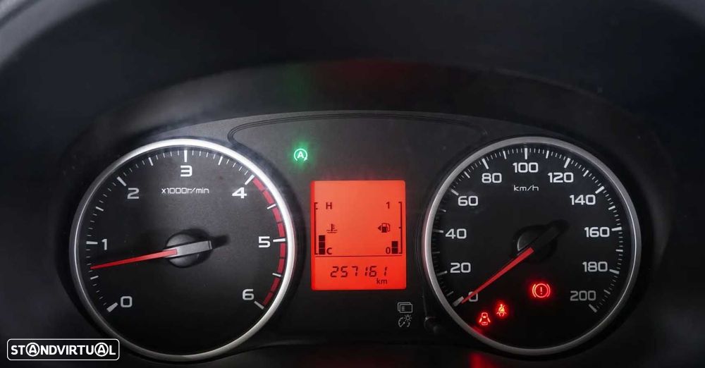 Mitsubishi L200 2.4 DI-D CD Space Cab 3L Instyle Sportbox 4WD - 16