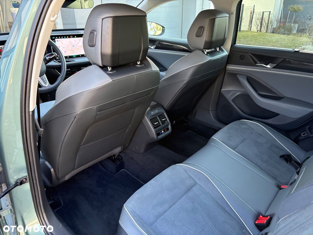 Volkswagen Passat - 12