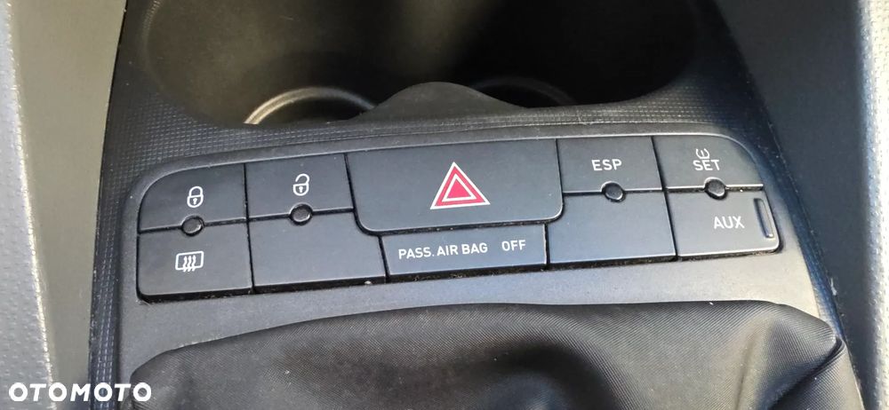 Seat Ibiza SC 1.4 16V Sport - 17