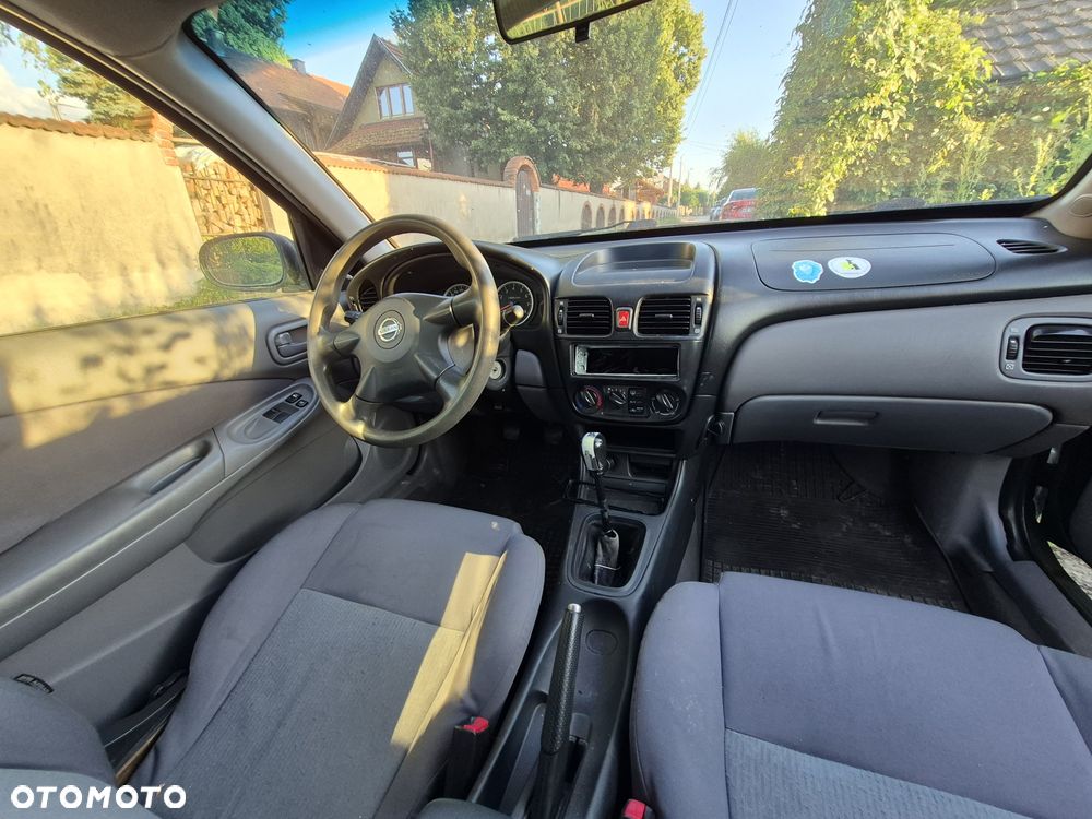 Nissan Almera - 5