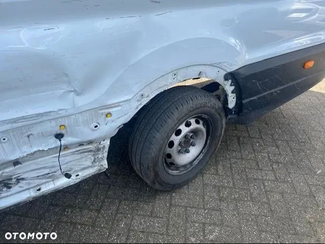 Ford Transit - 12