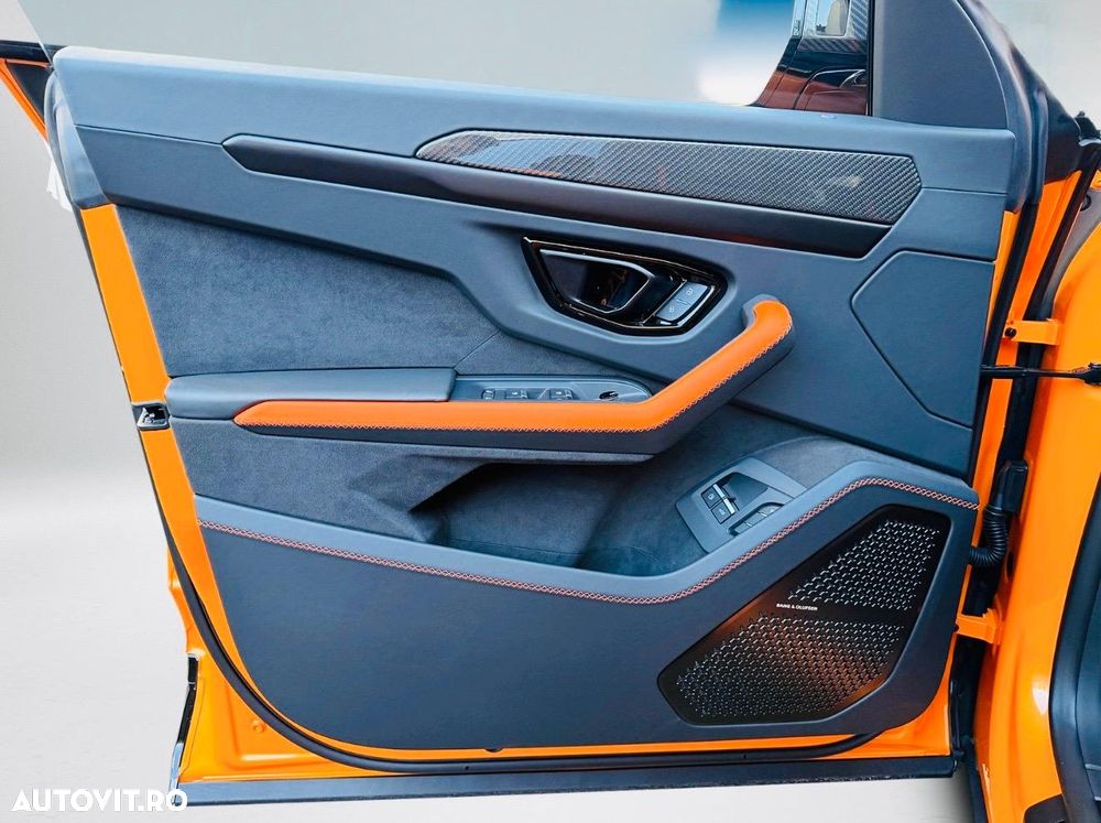 Lamborghini URUS - 29