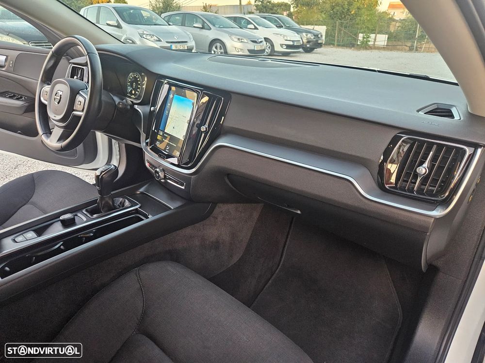 Volvo V60 2.0 D3 Momentum - 14