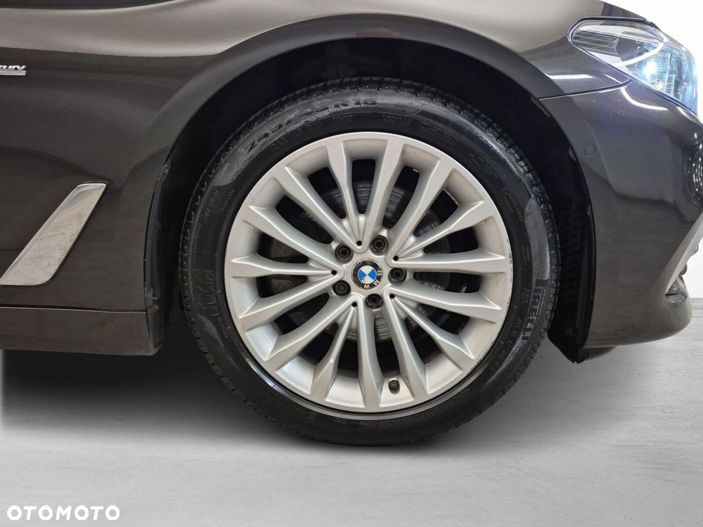 BMW Seria 5 520d xDrive Luxury Line sport - 10