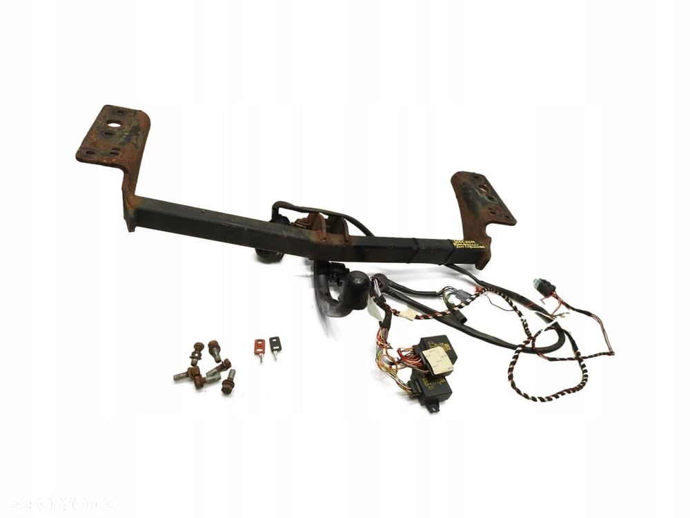 HAK HOLOWNICZY CHRYSLER 300C KOMBI 82209387AB - 1