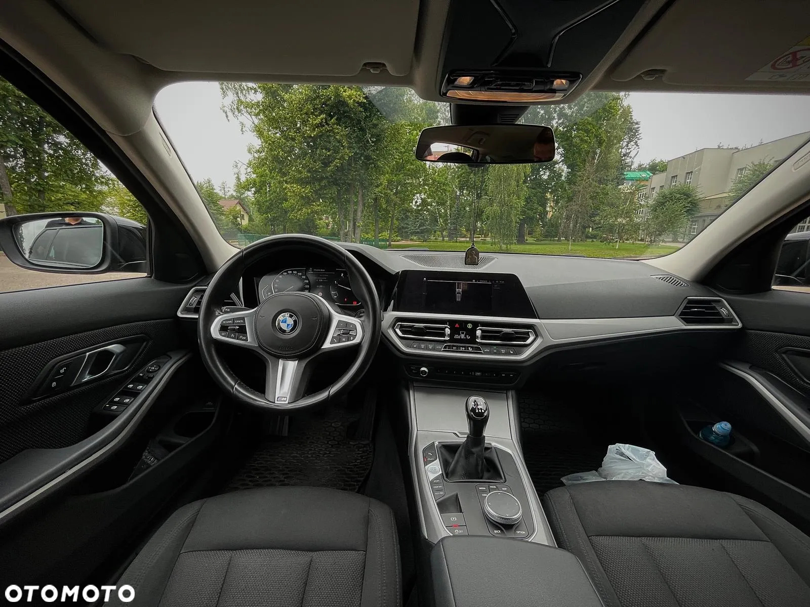 BMW Seria 3 318d Touring - 13