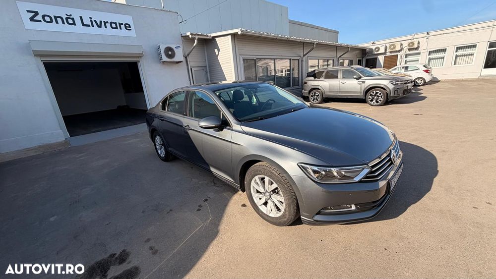 Volkswagen Passat 2.0 TDI Trendline - 11